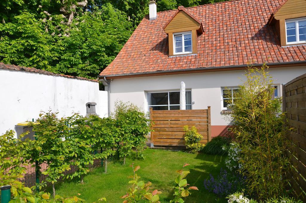 Whitley Cottage Condette Экстерьер фото